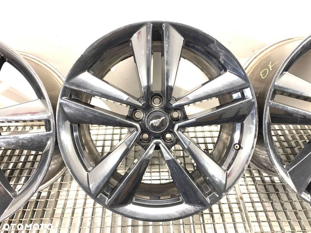 FELGI ALUMINIOWE KOMPLET 19 5x114,3  71,1 et 45  FORD USA MUSTANG coupe 2014 - 2022 2.3 EcoBoost 233 - 4
