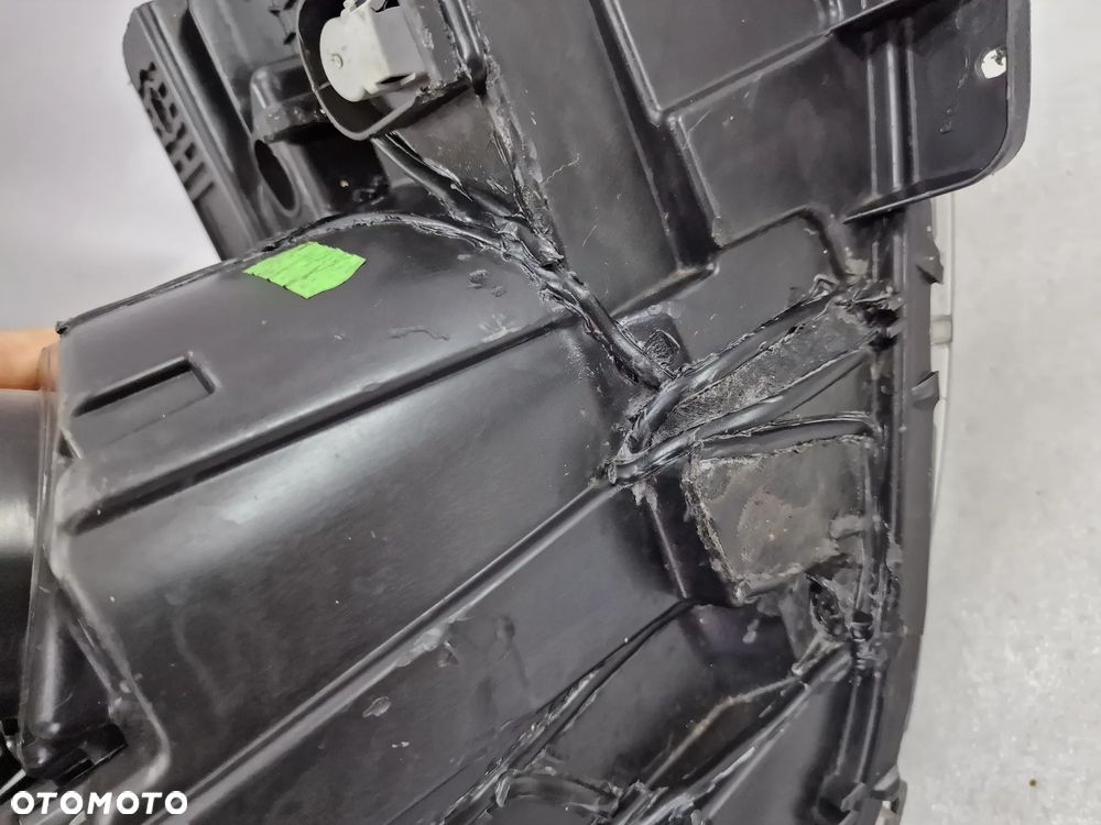 RENAULT CLIO 3 III LIFT 09-12 LEWA LAMPA PRZEDNIA PRZÓD SOCZEWKA , NR 260107046R , NR AUKCJI LA304 - 25
