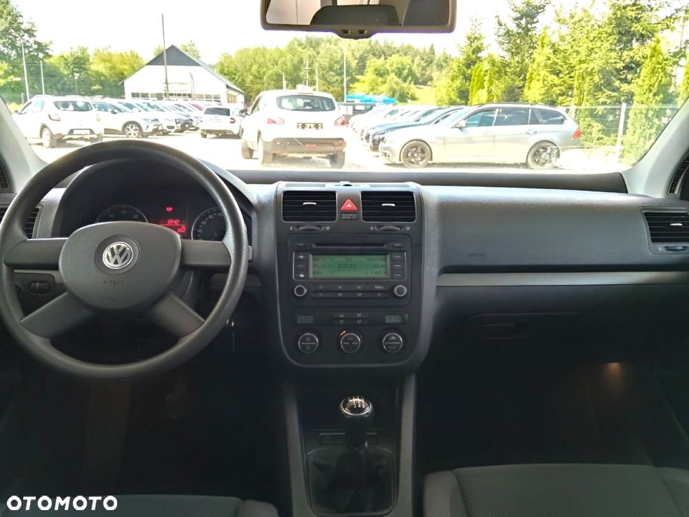 Volkswagen Golf - 6