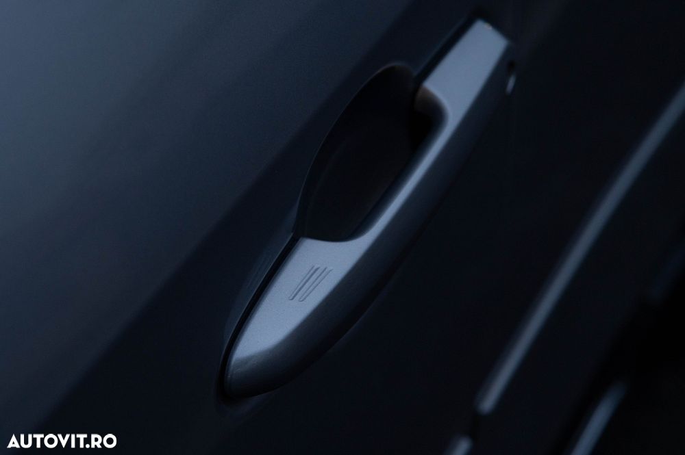 Toyota RAV4 2.5 4x4 Team Deutschland - 17