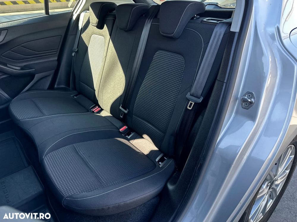 Ford Focus 1.0 EcoBoost Titanium Business - 11