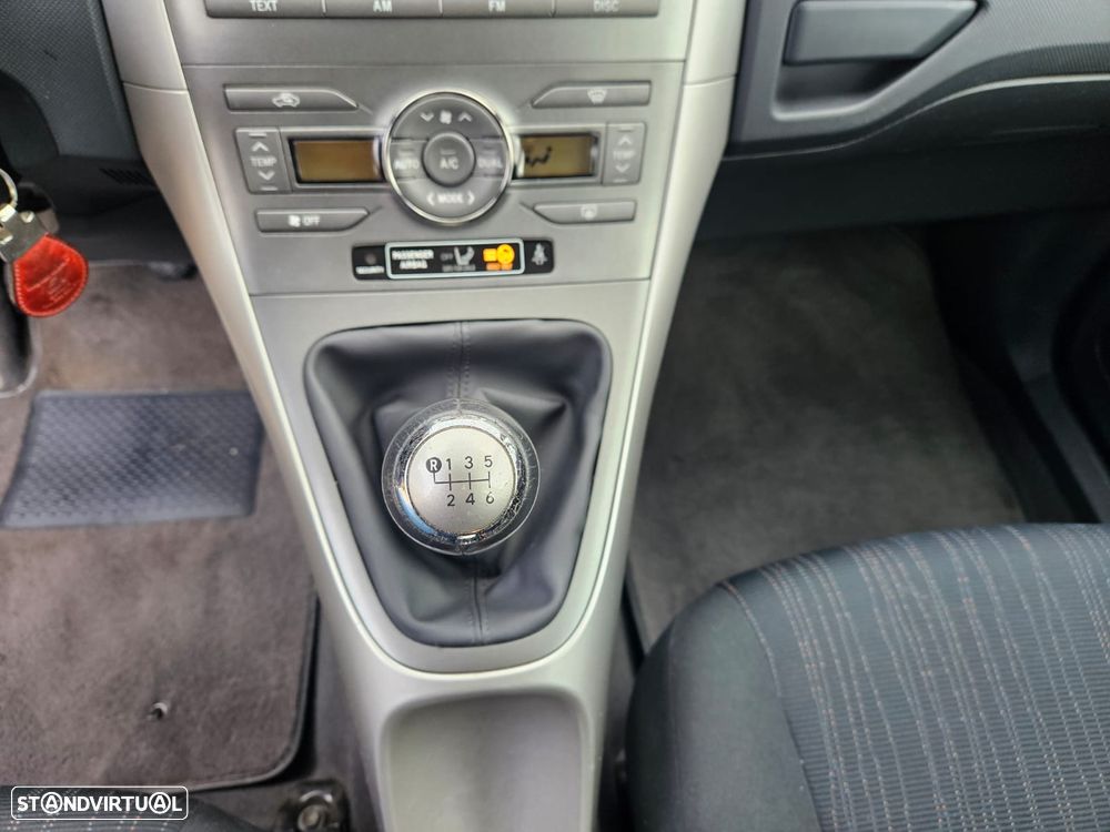 Toyota Auris 1.4 D-4D ACtive - 17