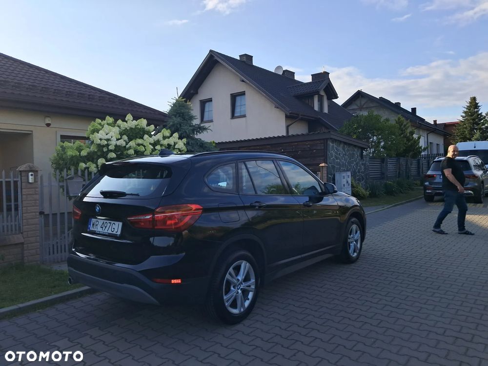 BMW X1 sDrive18i - 13