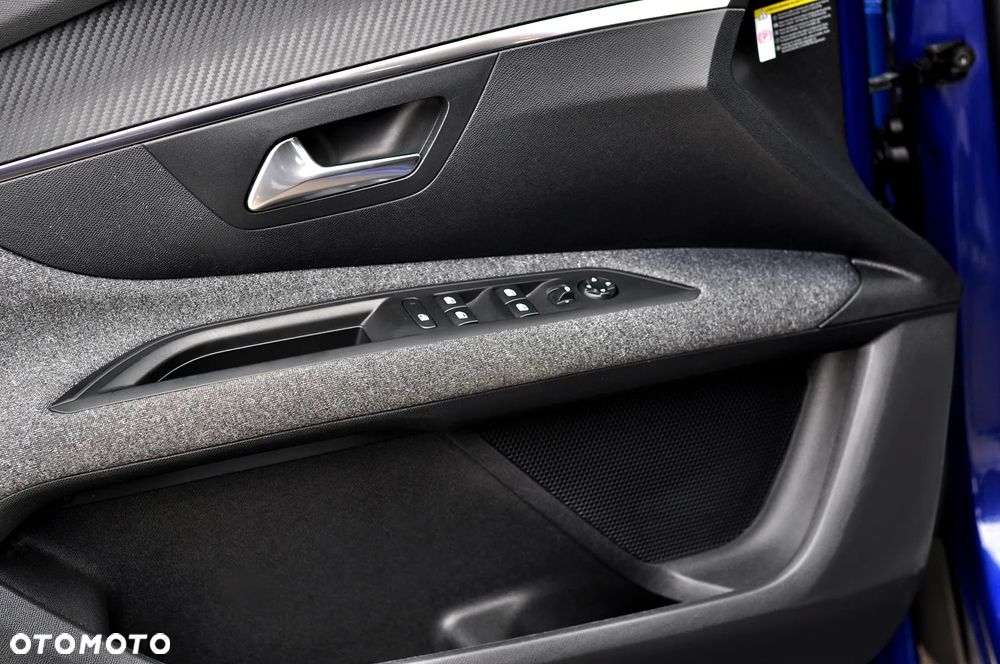 Peugeot 3008 1.2 PureTech Allure S&S EAT8 - 17