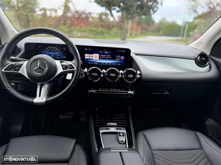 Mercedes-Benz GLA 180 - 11