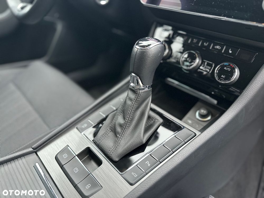 Skoda Superb 1.5 TSI Style DSG - 22