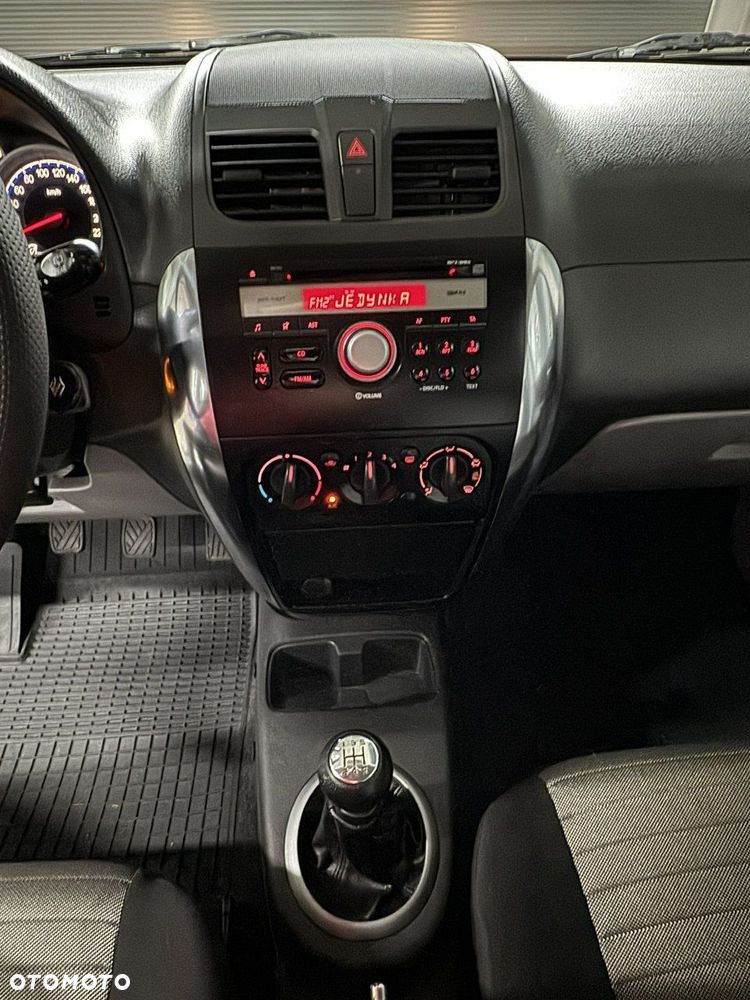 Suzuki SX4 - 31
