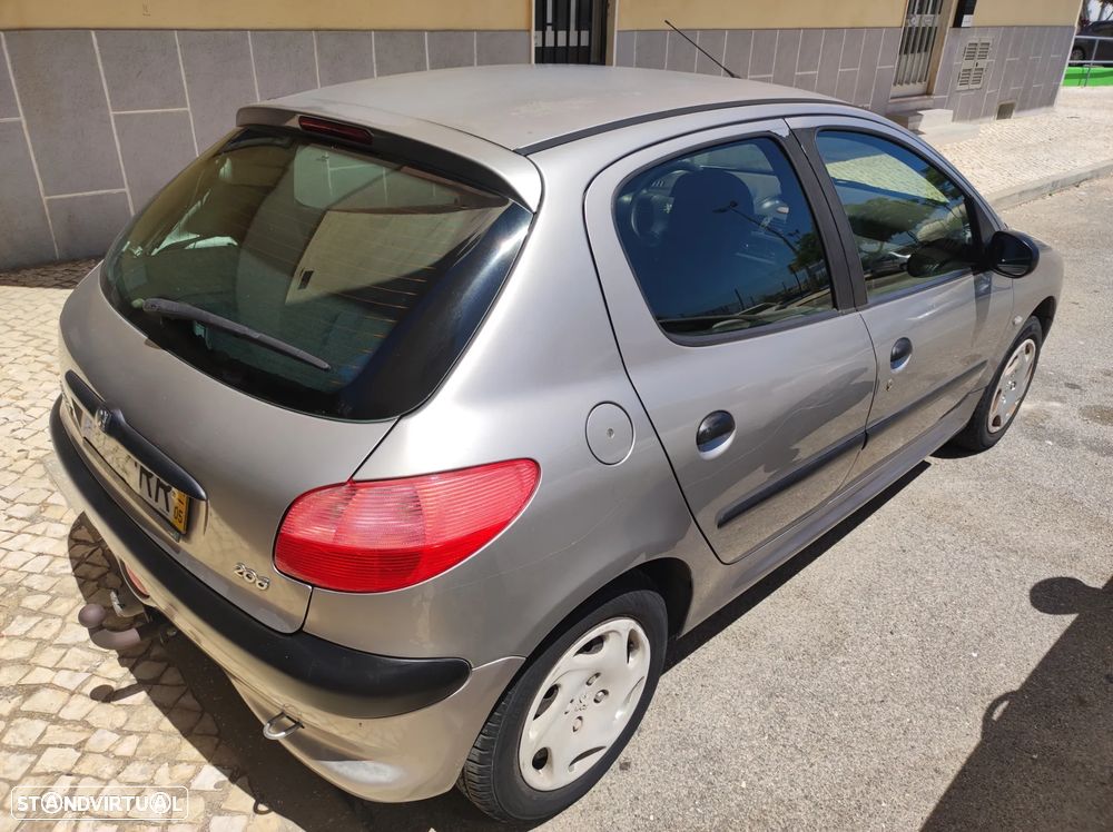Peugeot 206 1.1 XR - 3
