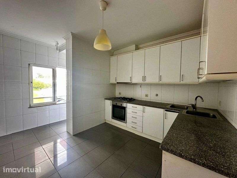 Arrendo Apartamento T2+1 Lugar de garagem - Grande imagem: 5/8
