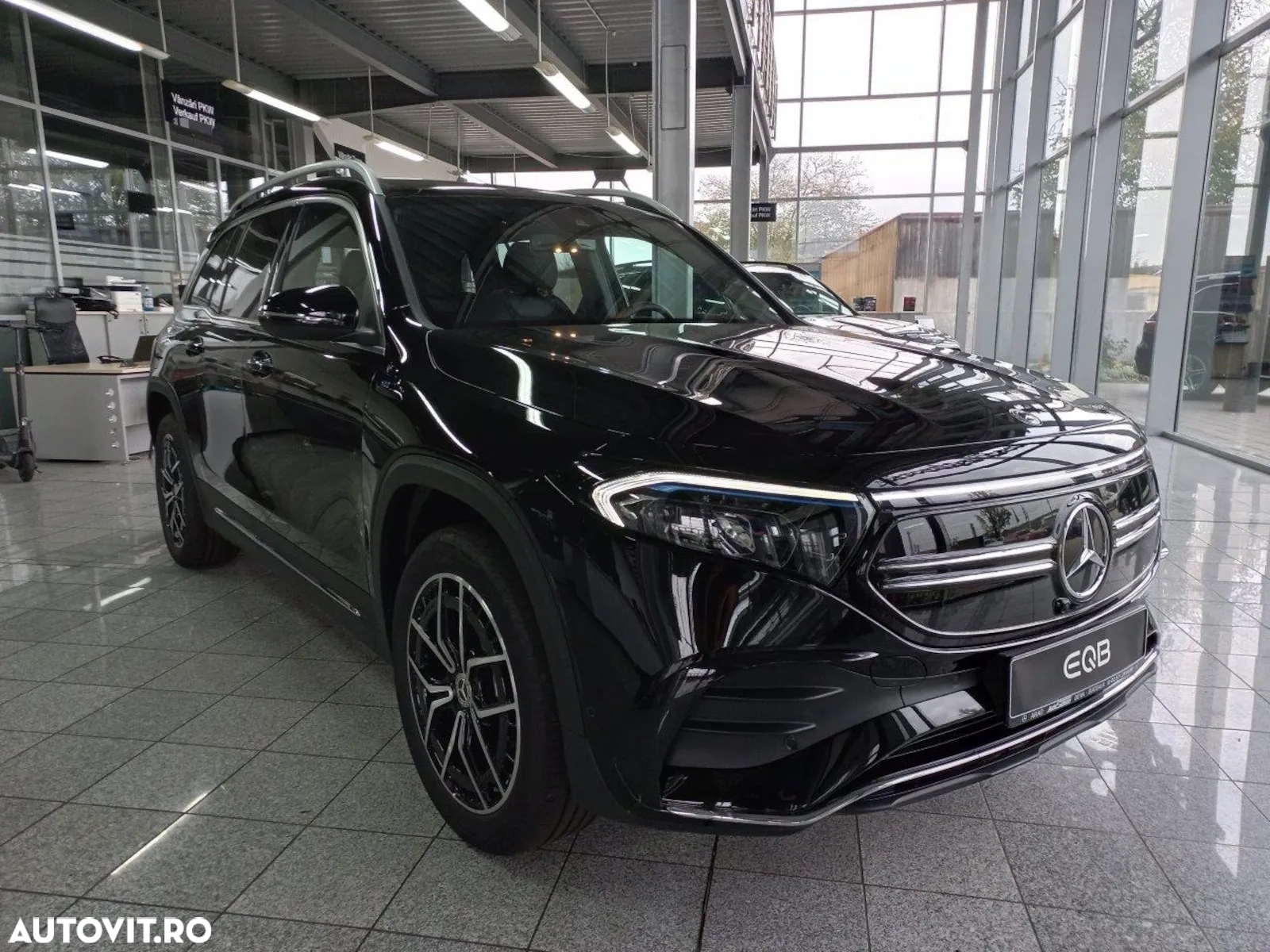 Mercedes-Benz EQB 300 4Matic AMG Line - 4