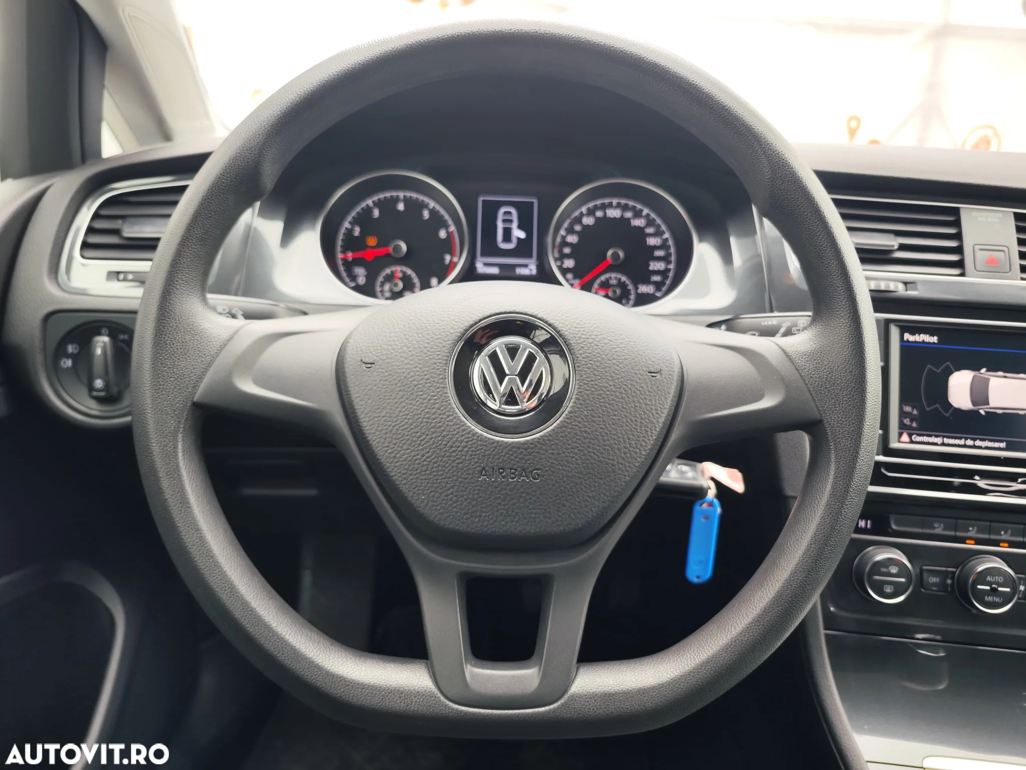 Volkswagen Golf - 20