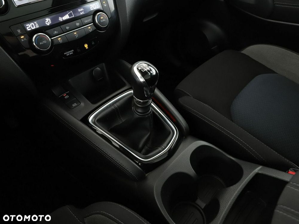 Nissan Qashqai 1.2 DIG-T N-Connecta - 28