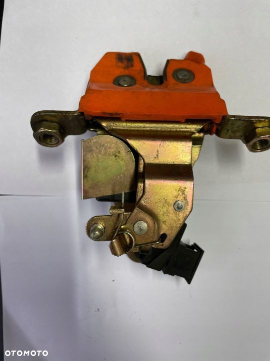 ZAMEK KLAPY SKODA OCTAVIA I SEDAN 1U6827501 - 3