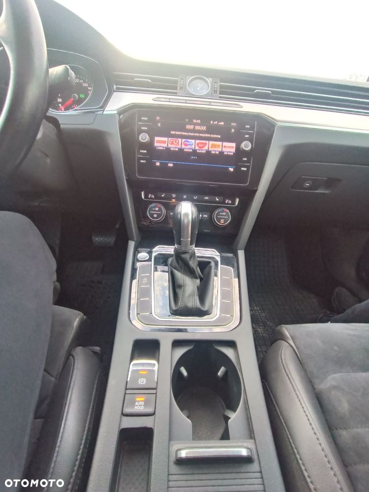 Volkswagen Passat 2.0 TDI SCR DSG Highline - 9