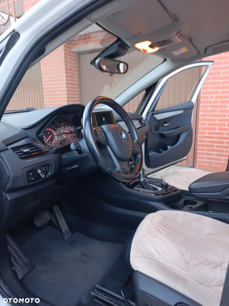 BMW Seria 2 218d - 31