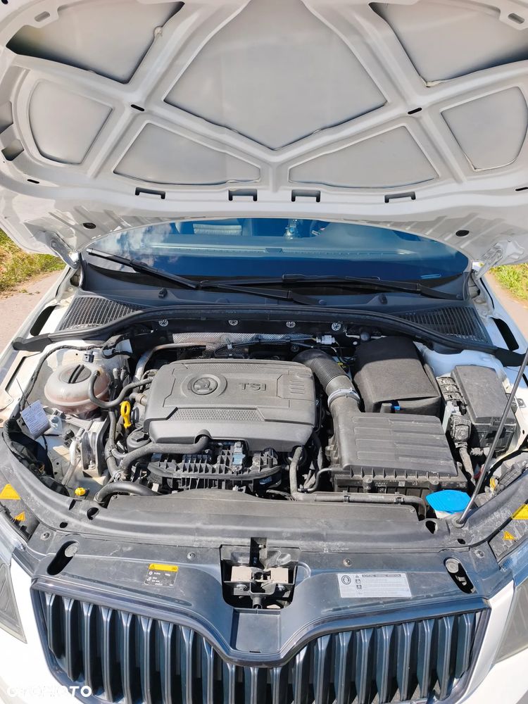 Skoda Octavia 2.0 TSI RS - 24