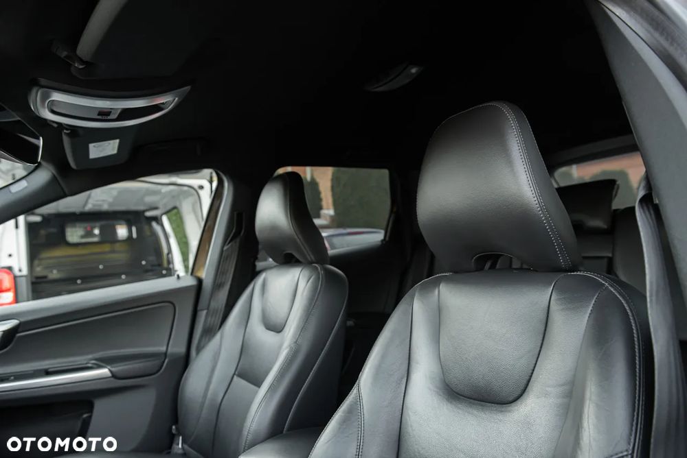 Volvo XC 60 D4 AWD Geartronic Momentum - 19