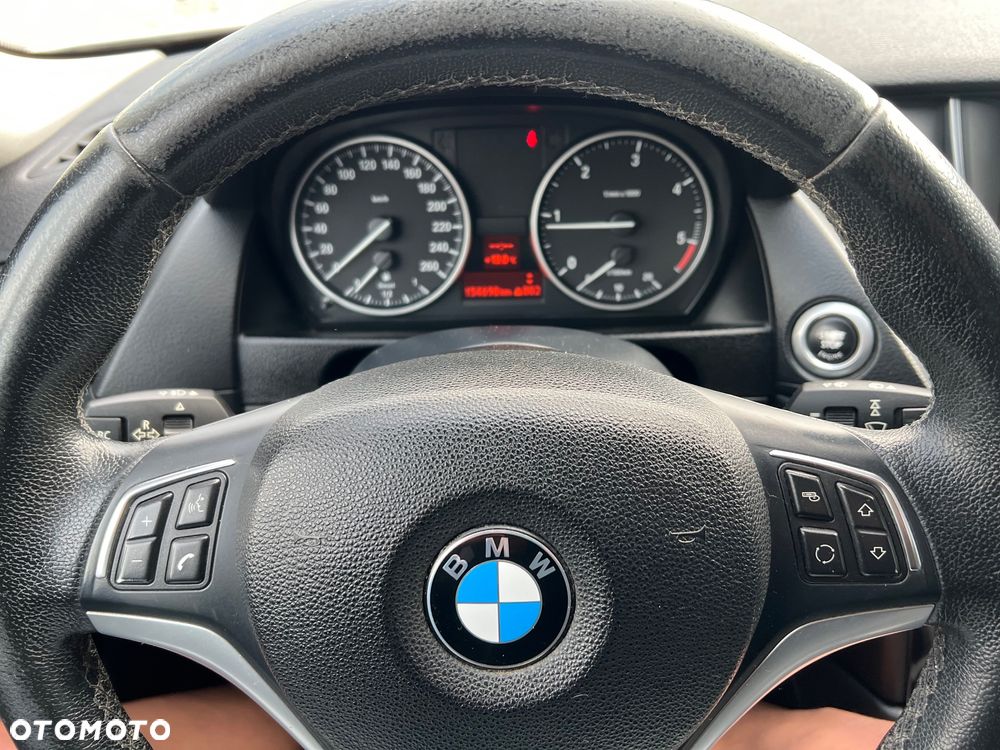 BMW X1 sDrive16d Sport Line - 29
