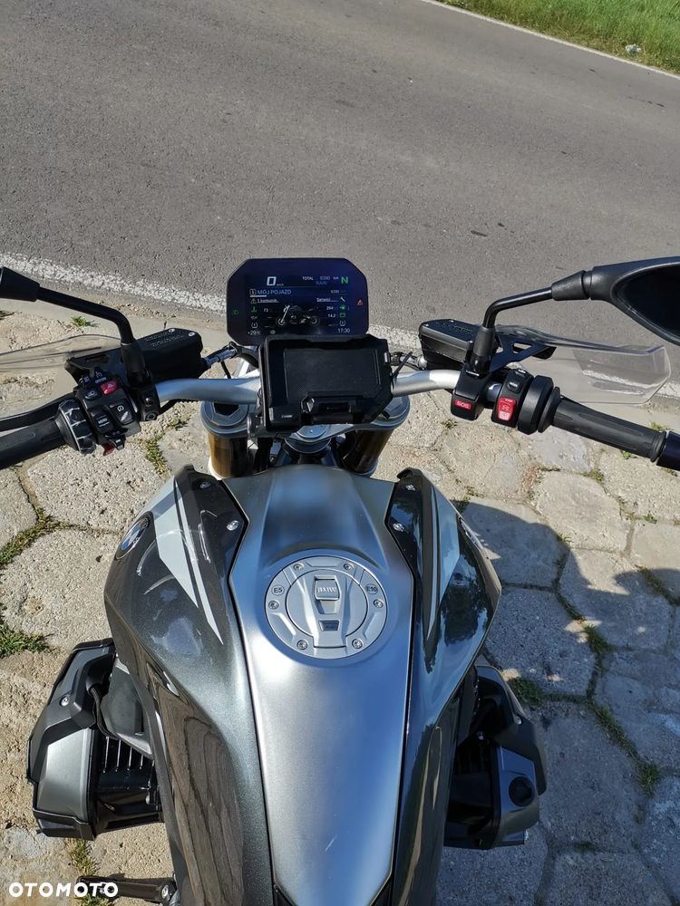 BMW R - 8