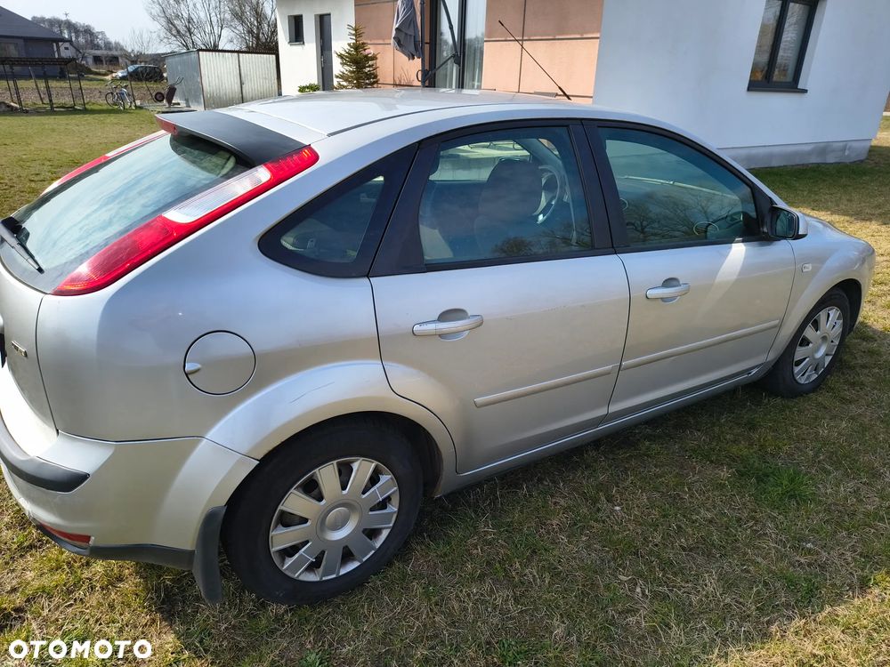 Ford Focus 1.6 TDCi Ambiente - 3