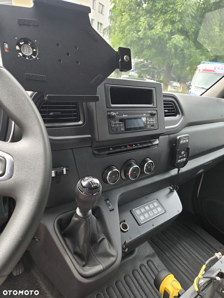Renault Master Ambulans karetka gwarancja - 7
