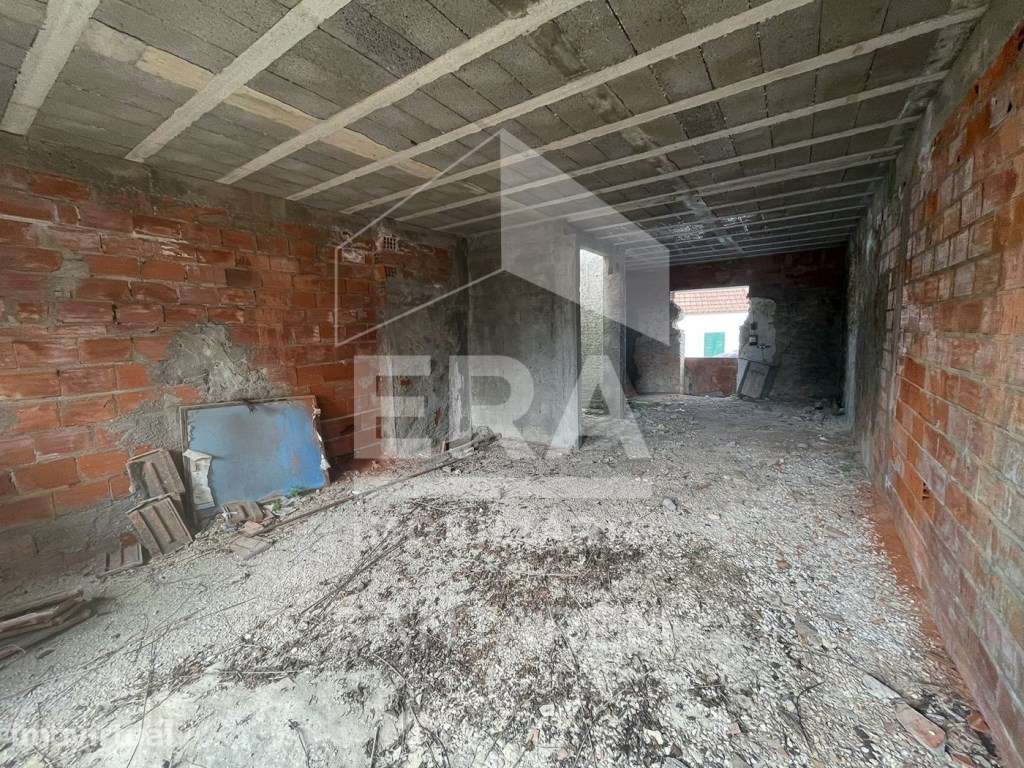 Moradia em fase de construção - Grande imagem: 4/5