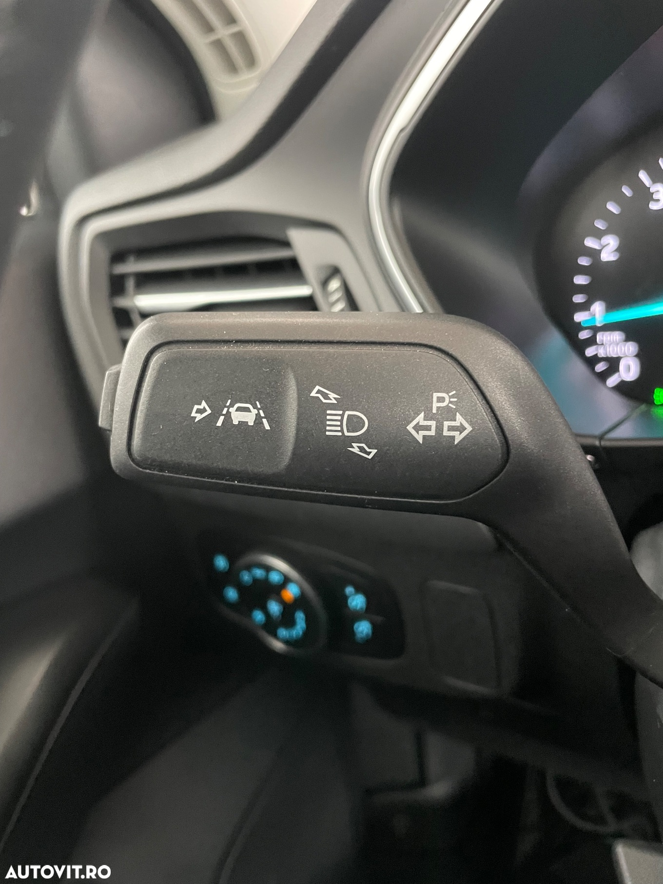 Ford Focus 1.0 EcoBoost Start-Stopp-System TITANIUM DESIGN - 19