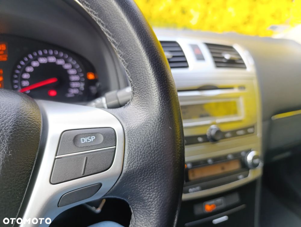 Toyota Avensis 2.0 D-4D Active - 19