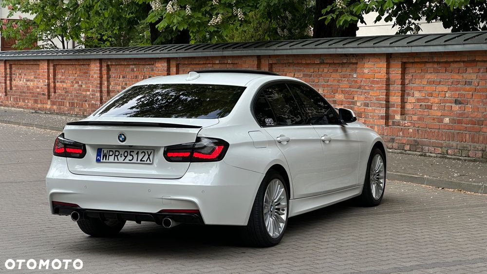 BMW Seria 3 328i Luxury Line - 15