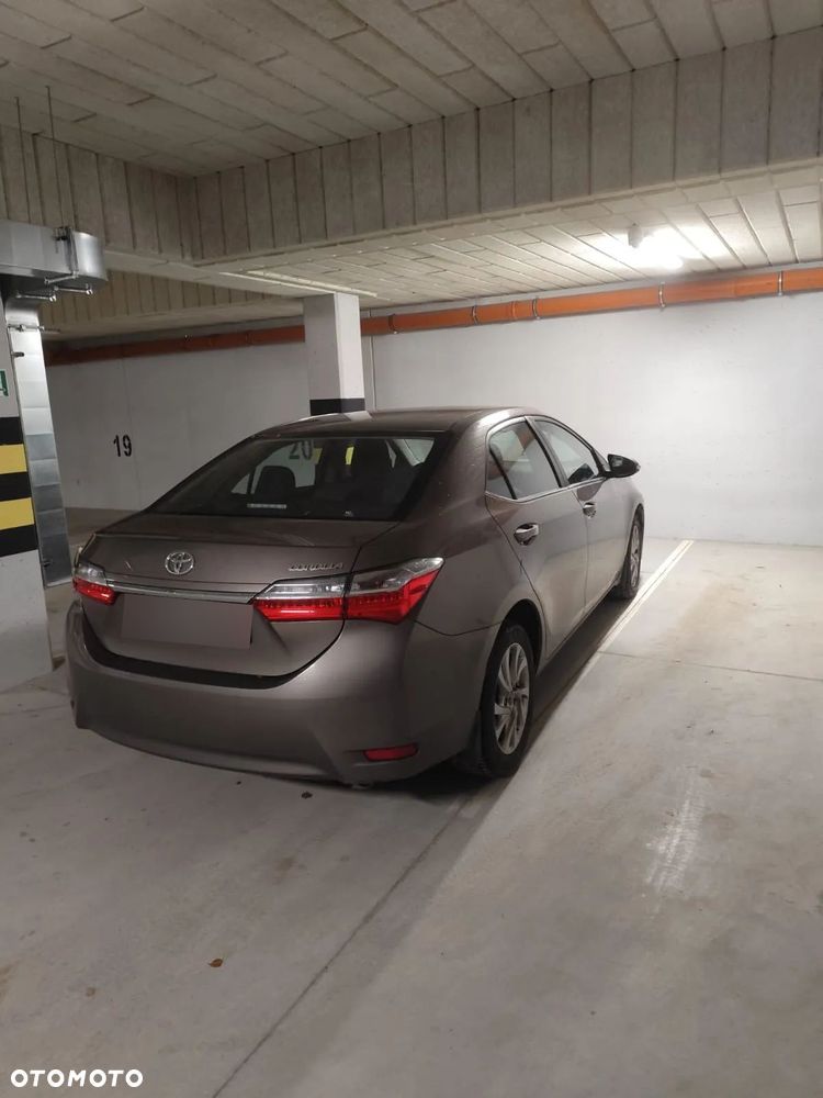 Toyota Corolla 1.6 Comfort - 6