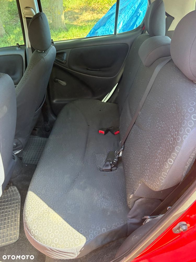 Toyota Yaris 1.0 Base - 7