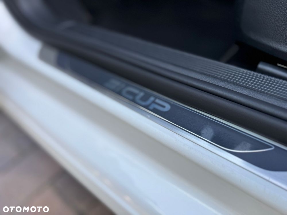 Volkswagen Golf 1.4 TSI BlueMotion Technology Cup - 19