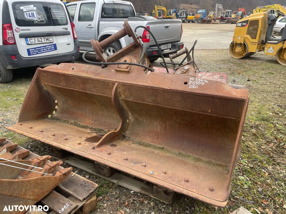 Cupa Taluz cu Inclinare Hidraulica latime de 2000 mm pentru excavatoare de 18-25 tone - 2