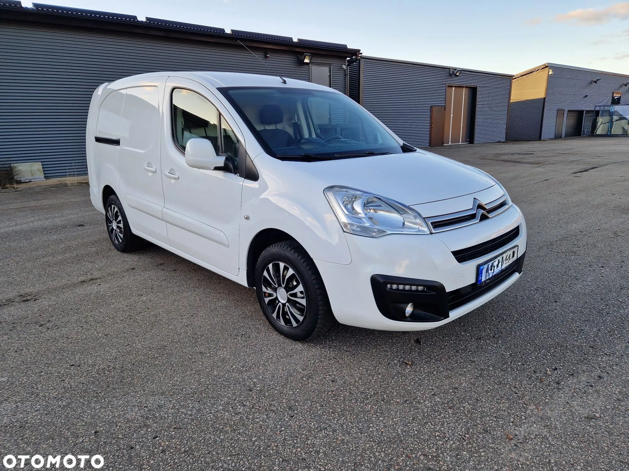 Citroën Berlingo 1.6 HDi Van Automat L2 long 2017 3 miejsca FV-M - 1