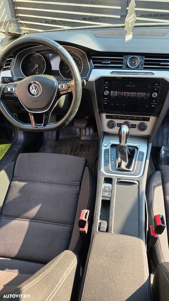 Volkswagen Passat 2.0 TDI DSG Highline - 8