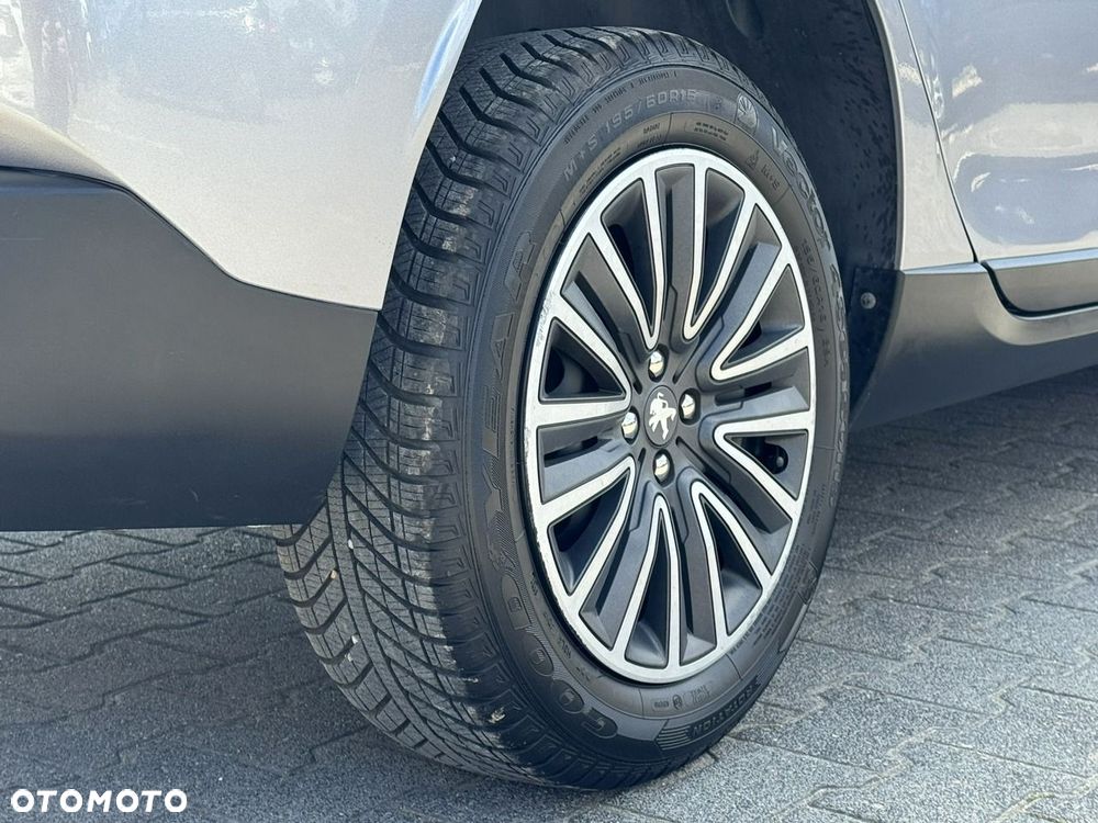 Peugeot 2008 PureTech 82 Style - 15