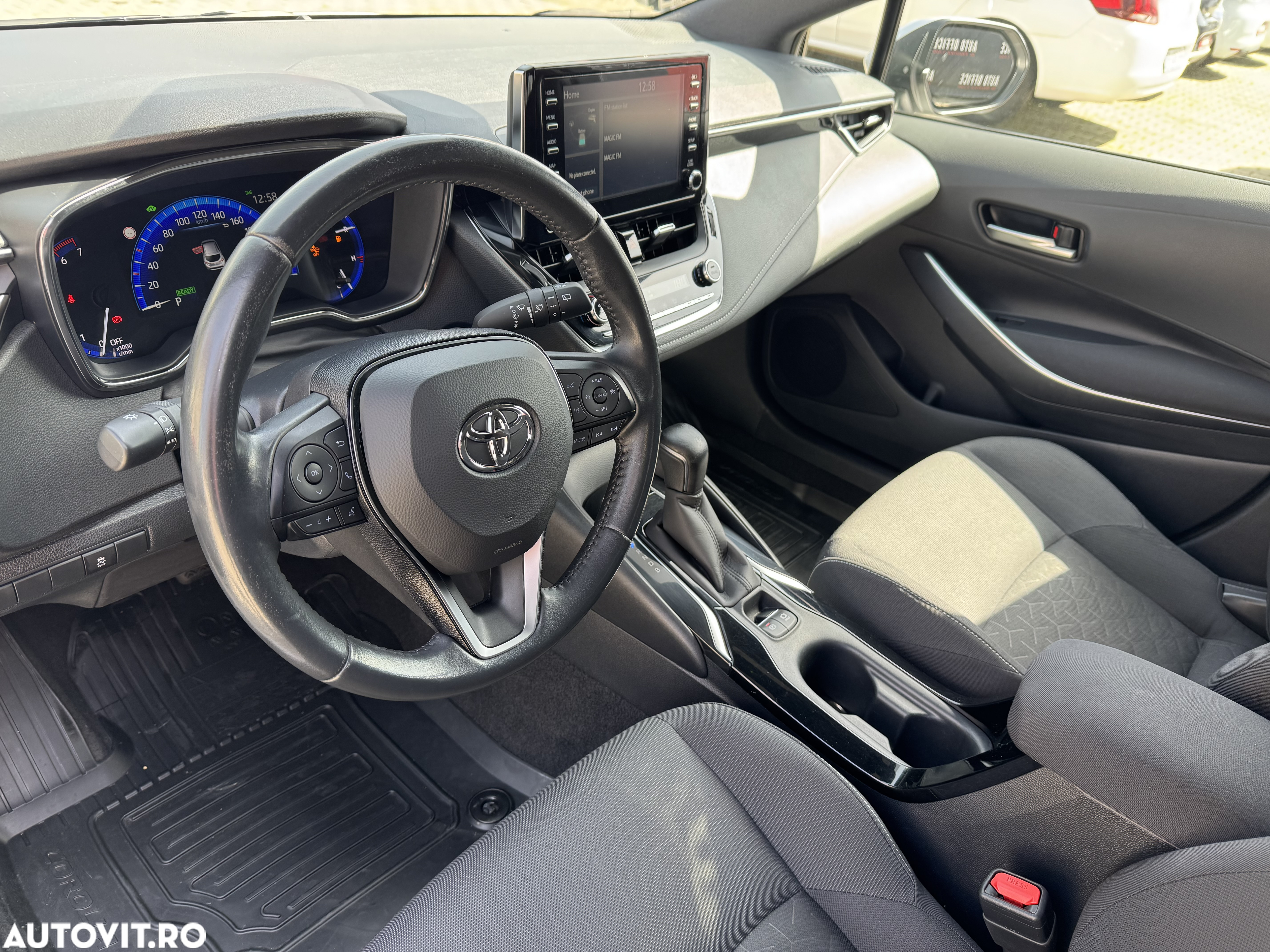 Toyota Corolla 1.8 HSD Dynamic - 12