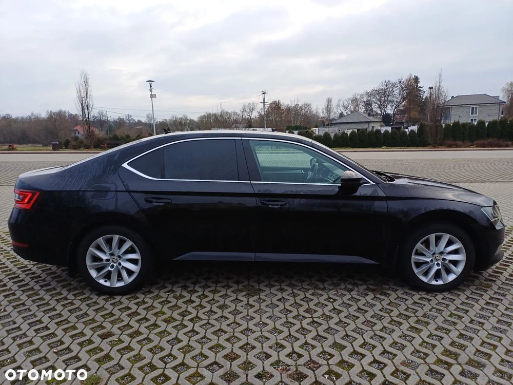 Skoda Superb 2.0 TDI Ambition - 19