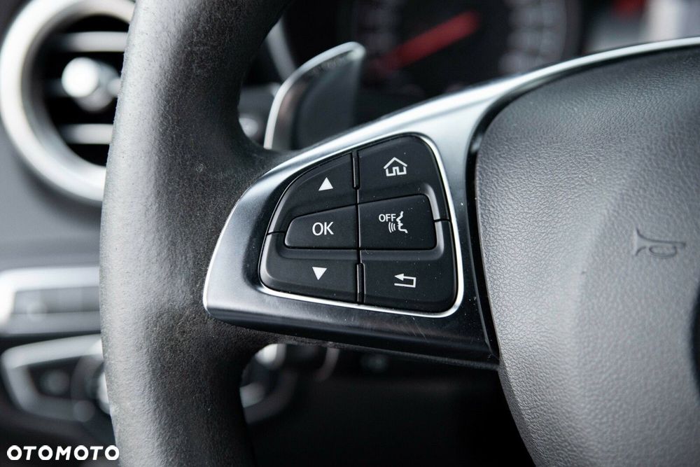 Mercedes-Benz Klasa C AMG 43 4-Matic - 25