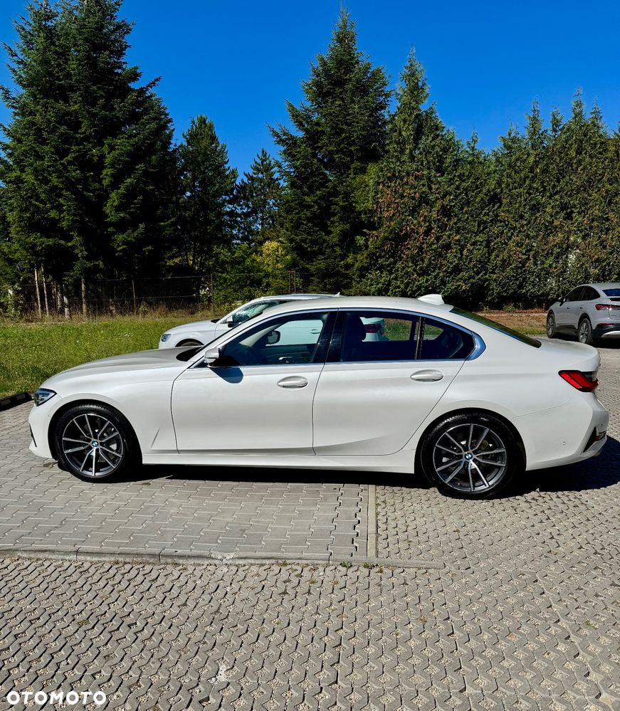 BMW Seria 3 330i xDrive Luxury Line - 2