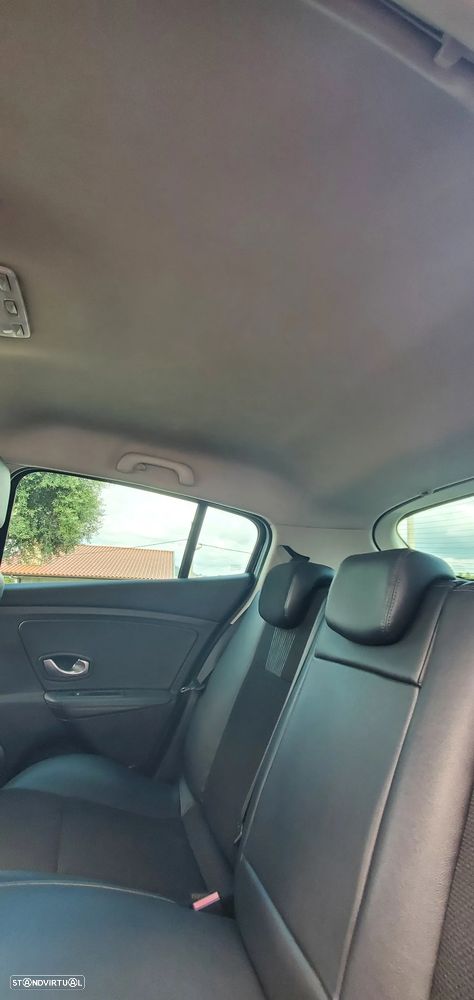 Renault Mégane 1.5 dCi Dynamique S - 9