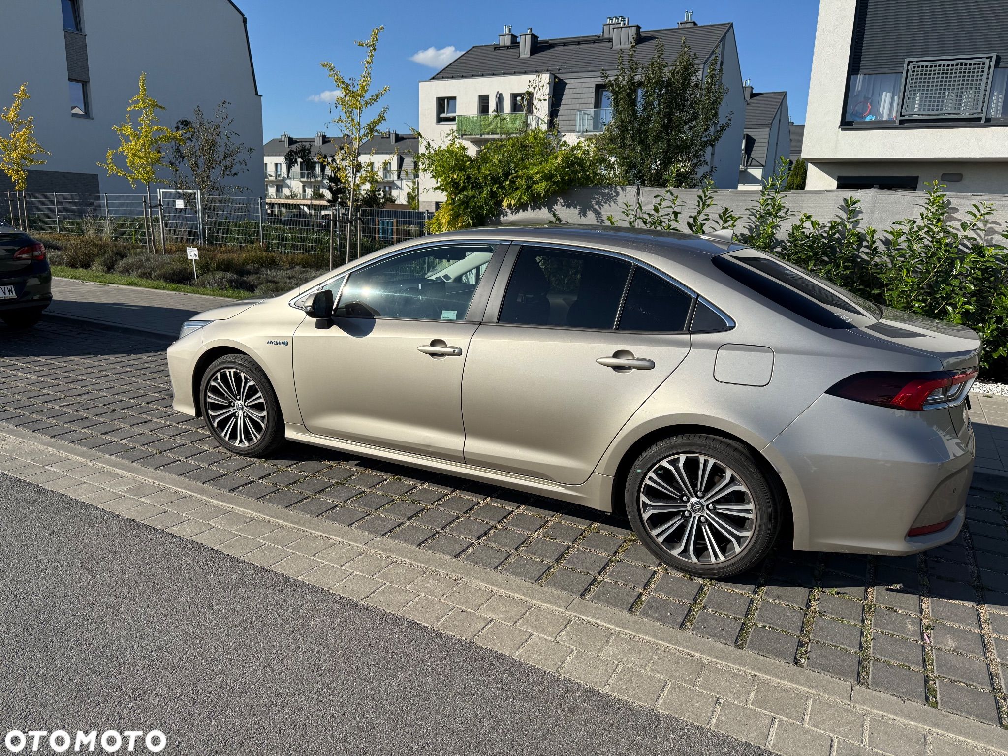 Toyota Corolla 1.8 Hybrid Active - 1