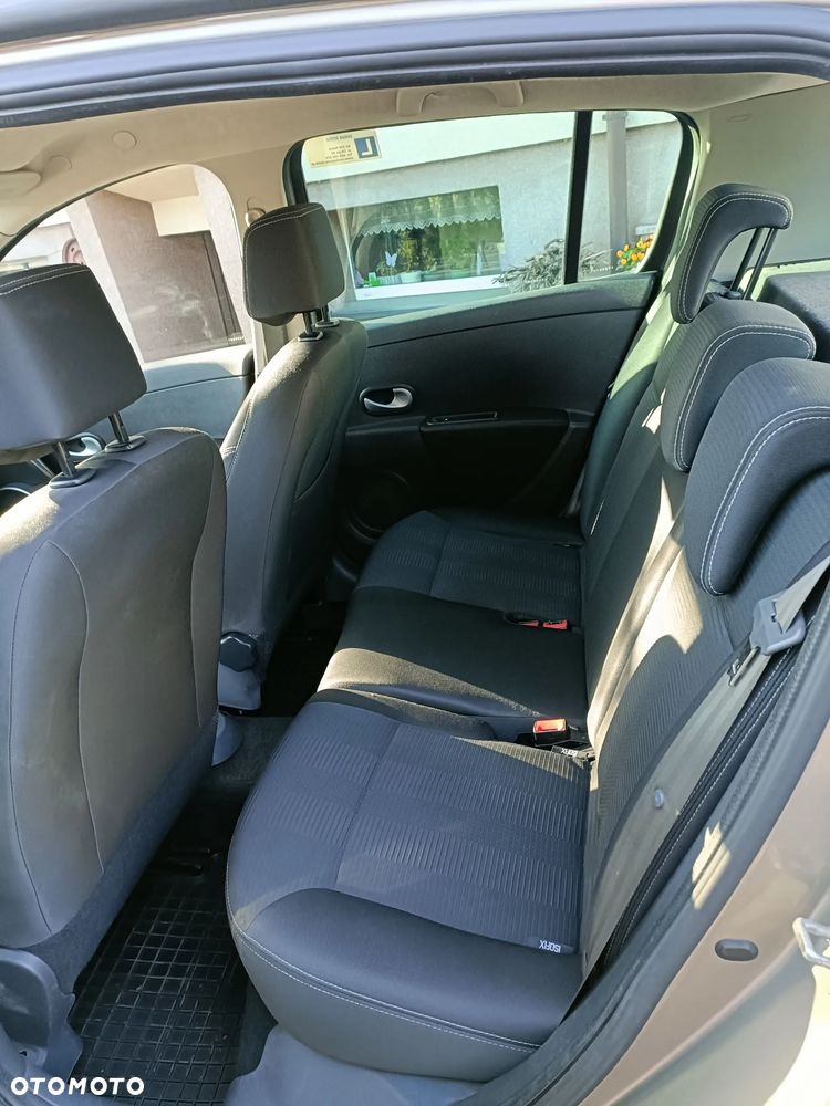 Renault Clio TCe 100 TomTom Edition - 19