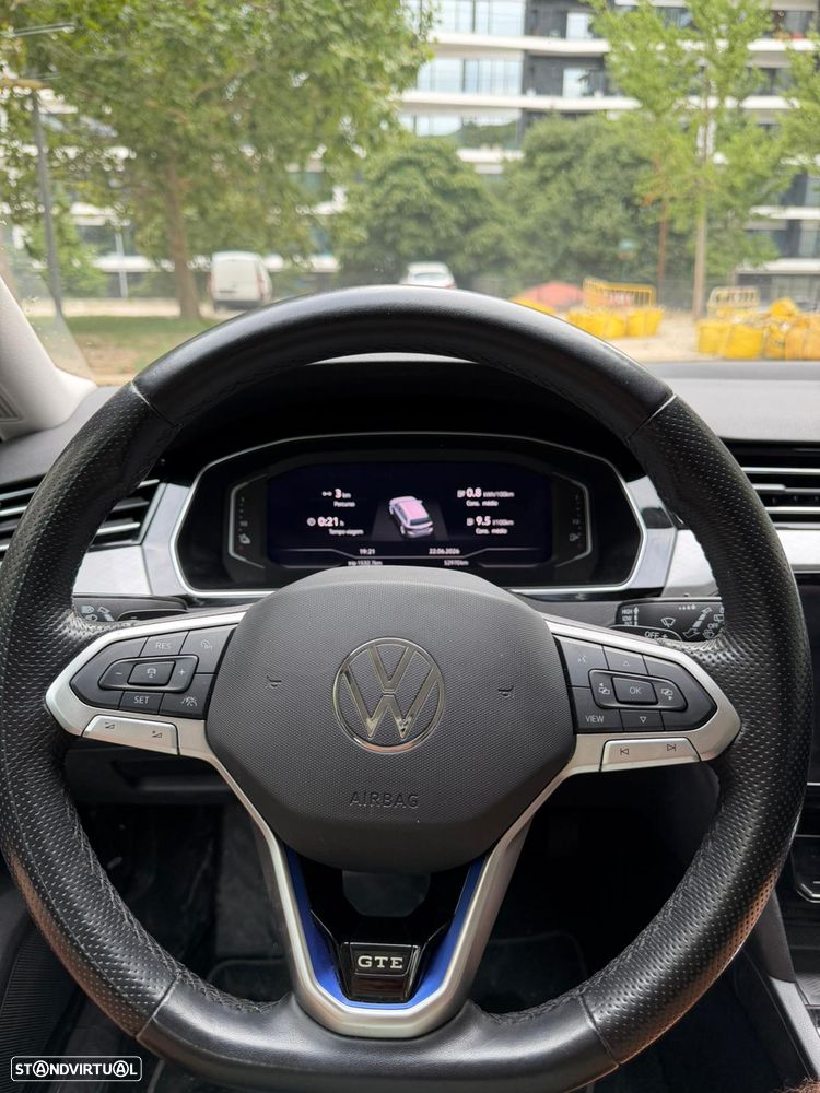 VW Passat Variant - 16