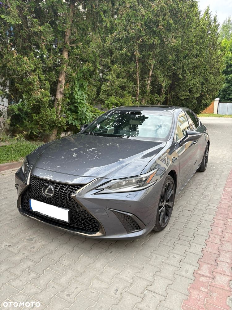 Lexus ES 300h F Sport Edition - 1