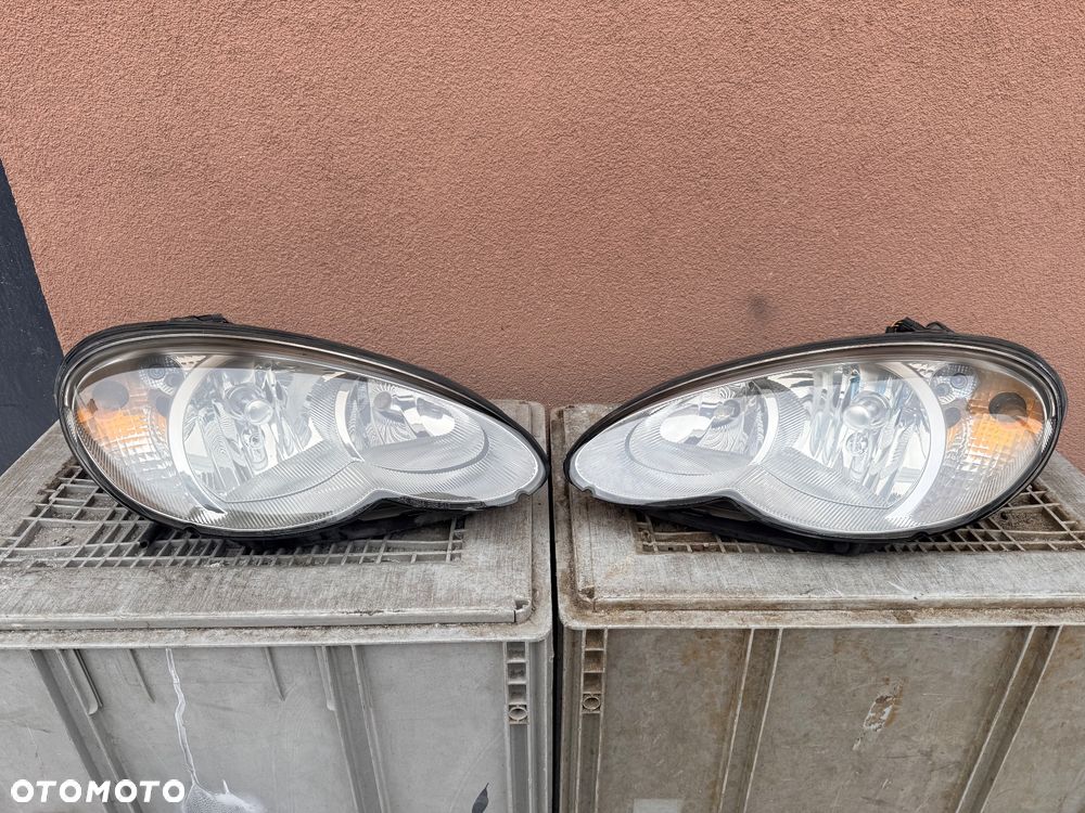Lampa przednia CHRYSLER PT CRUISER LIFT KOMPLET EUROPA ORYGINALNE HELLA - 1
