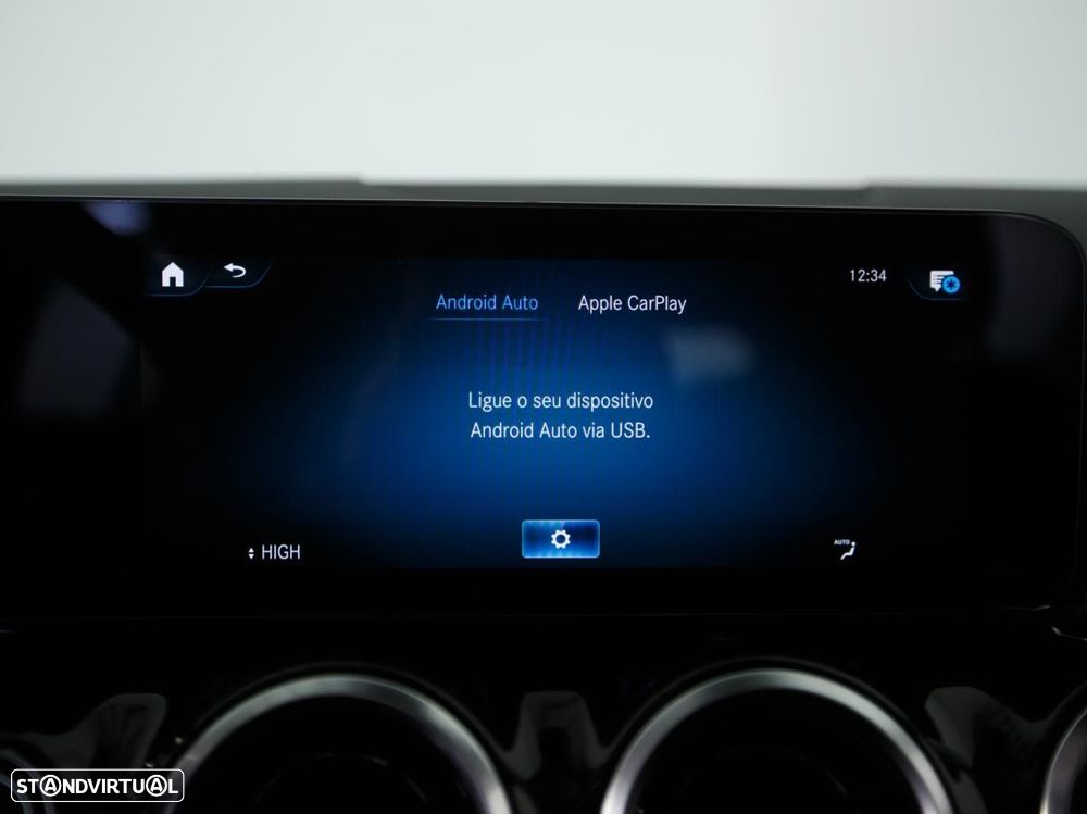Mercedes-Benz GLA 180 7G-DCT Progressive - 27