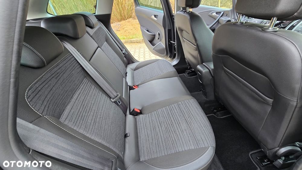 Opel Astra 1.4 T Sport EU6 - 14