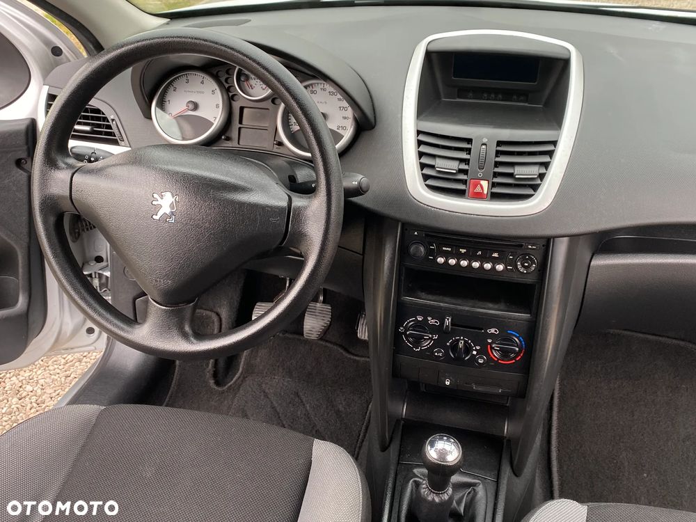 Peugeot 207 75 Urban Move - 29