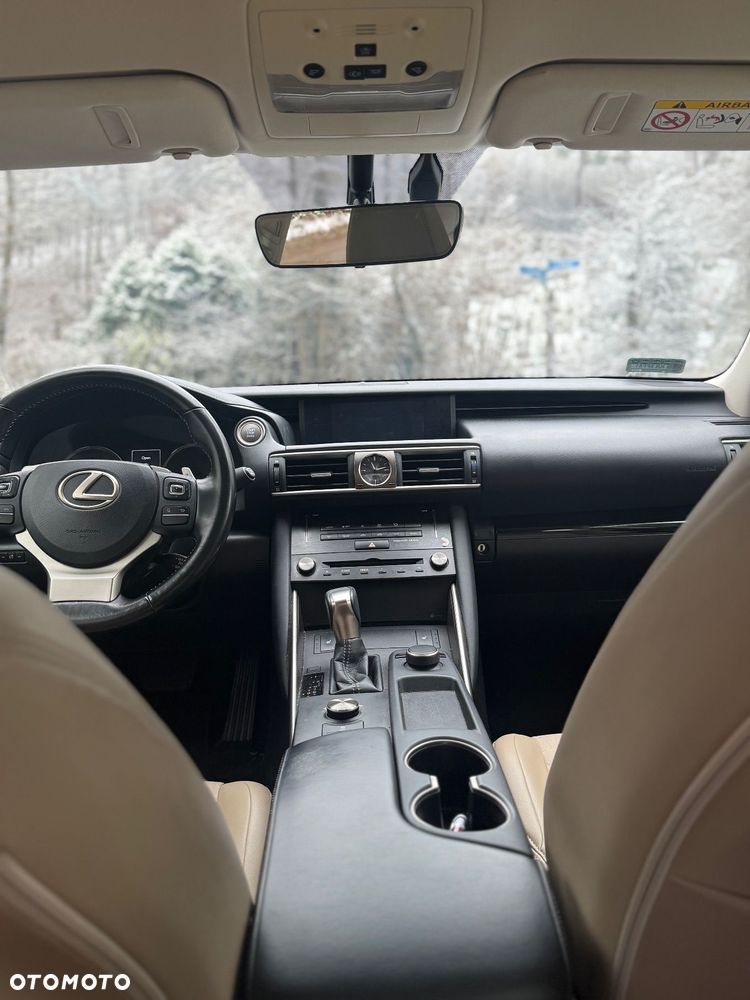 Lexus IS 200t Elegance - 12